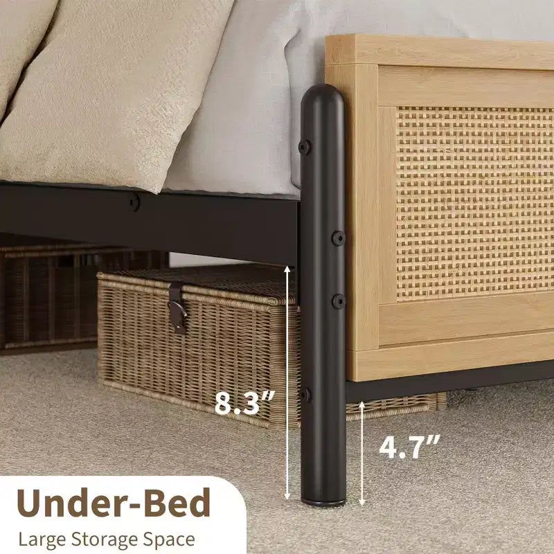 Struttura letto in legno naturale con testiera in rattan, letto matrimoniale king size Boho senza bisogno di rete a doghe