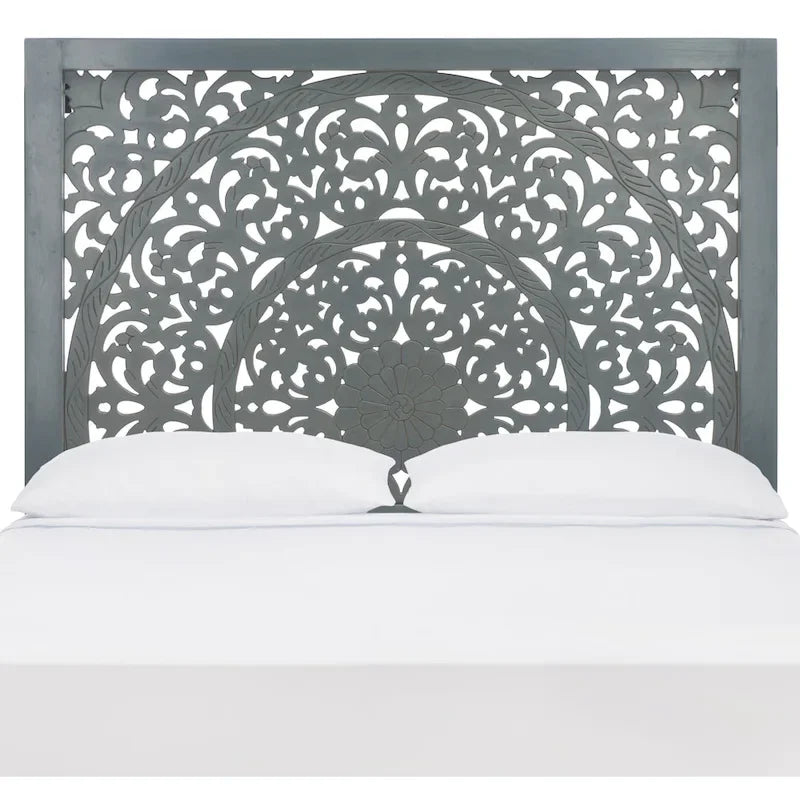 Kopfteil für Zuhause aus grauem Walnussholz mit ausgeschnittenem Muster