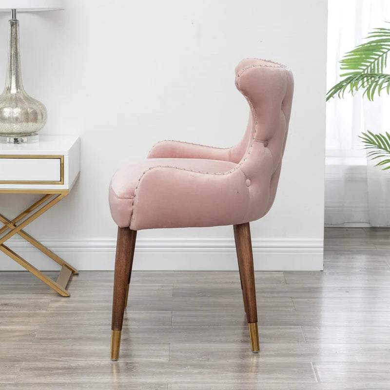 Rosa moderner, mit 23 Polyester gepolsterter Akzentsessel mit Beinen aus massivem Gummibaumholz und Nagelkopfverzierung