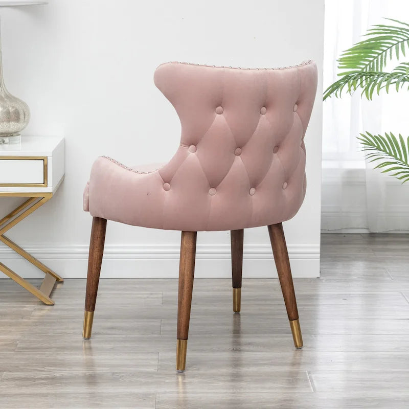 Rosa moderner, mit 23 Polyester gepolsterter Akzentsessel mit Beinen aus massivem Gummibaumholz und Nagelkopfverzierung